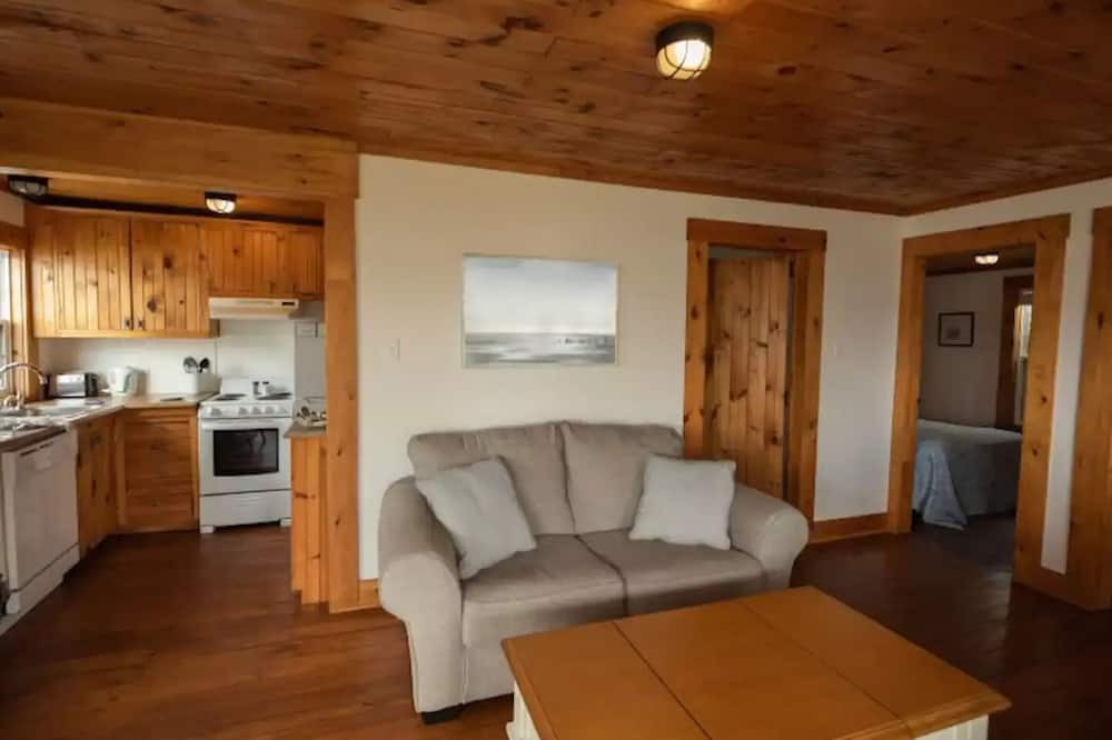 Photo of Livingroom in Boutiliers Point