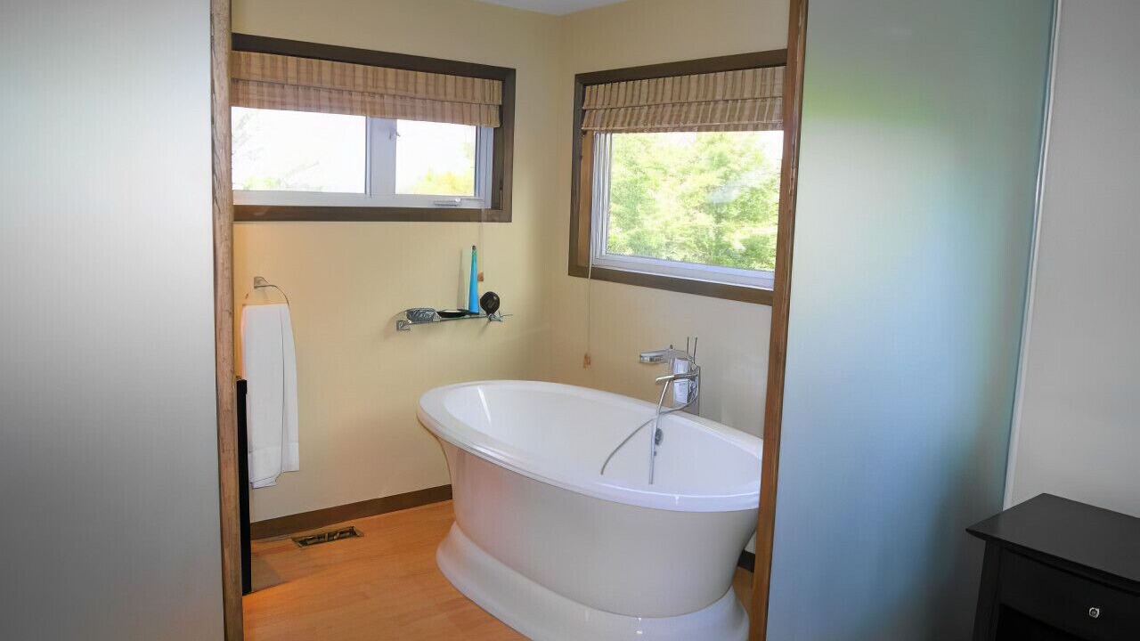 Photo of Bathroom in North Kawartha