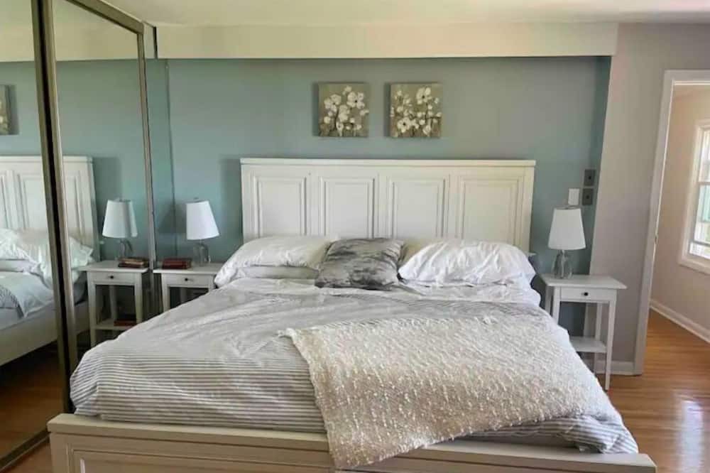 Photo of Bedroom in Lincoln