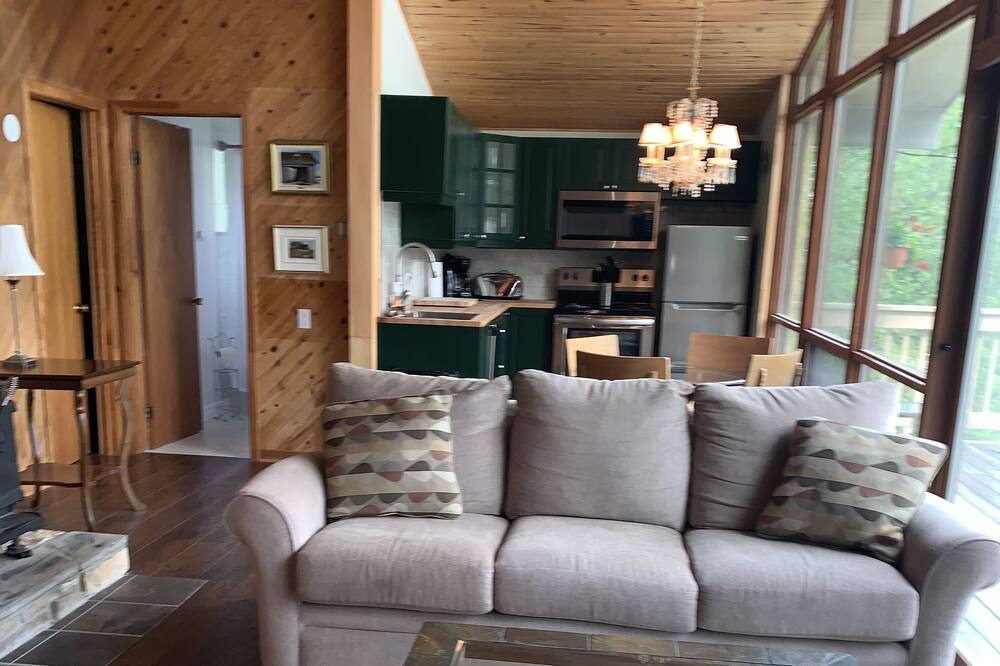 Photo of Livingroom in Amherst