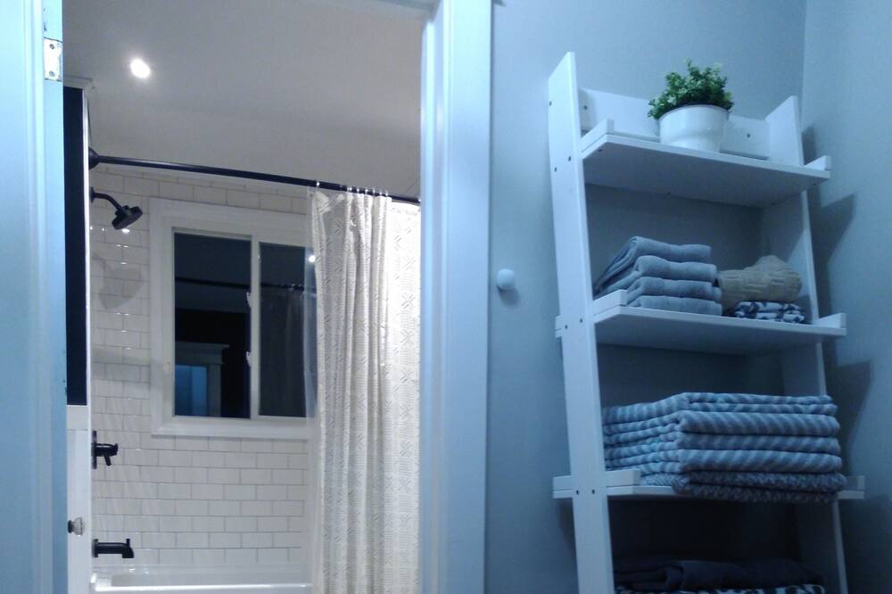 Photo of Bathroom in Beamsville