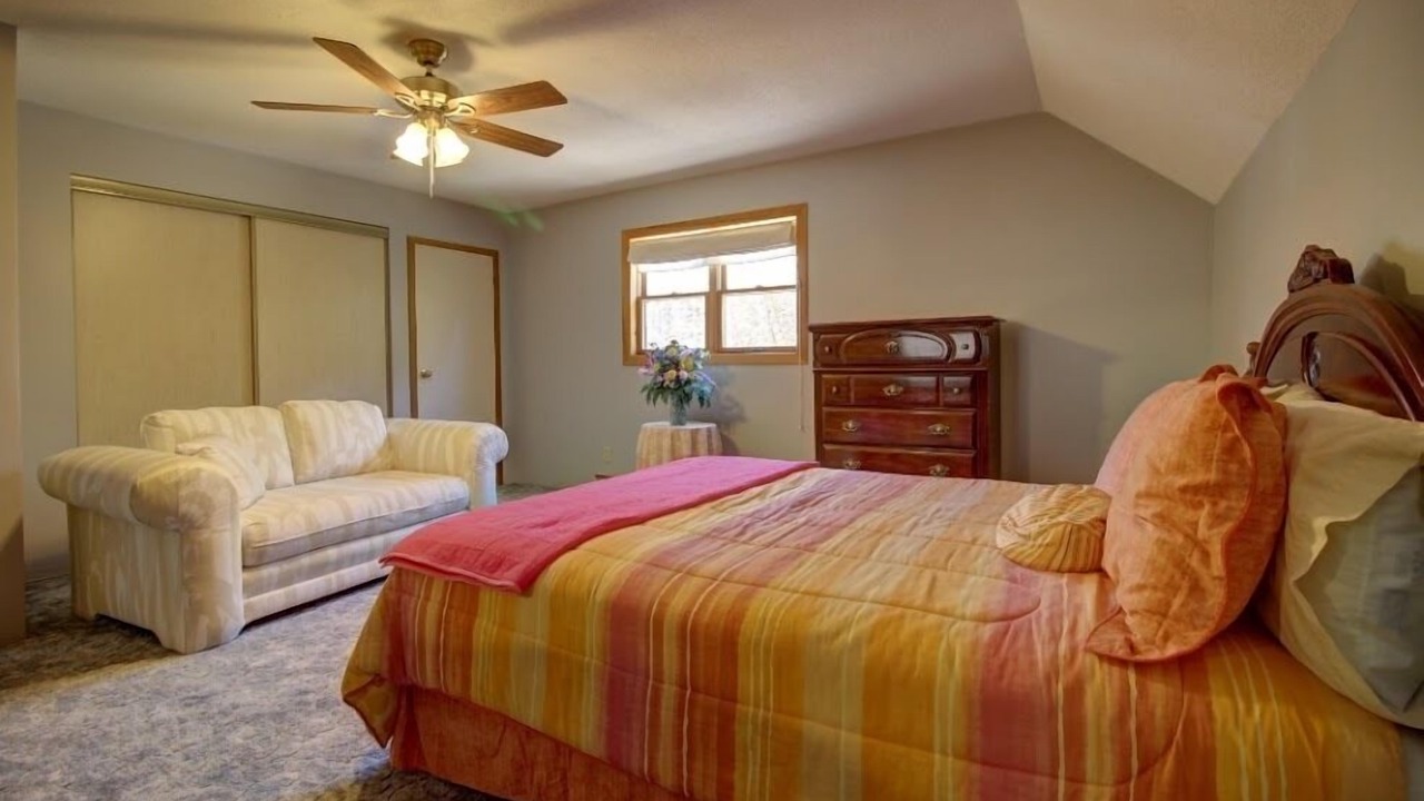 Photo of Bedroom in Dyer's Bay
