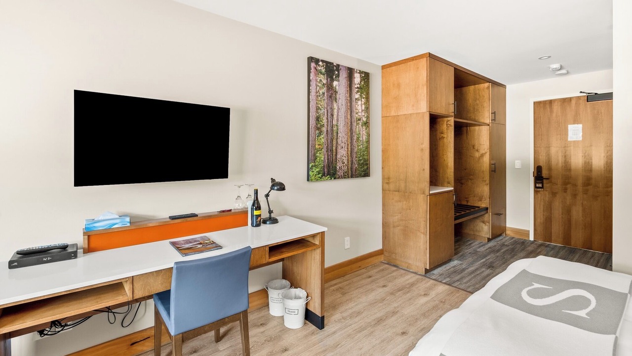 Photo of Bedroom in Sproat Lake