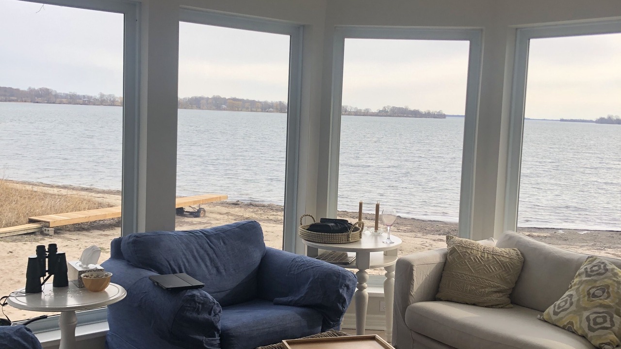 Photo of Livingroom in Waupoos