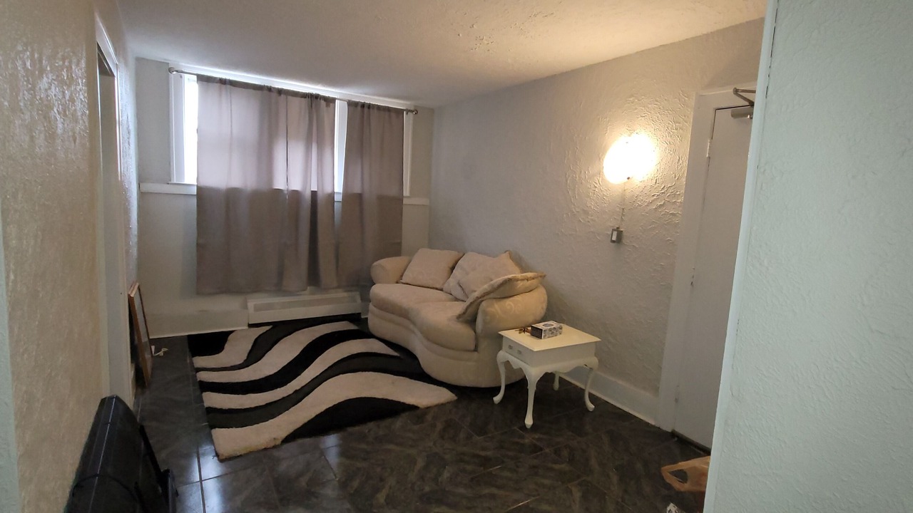 Photo of Livingroom in South Central