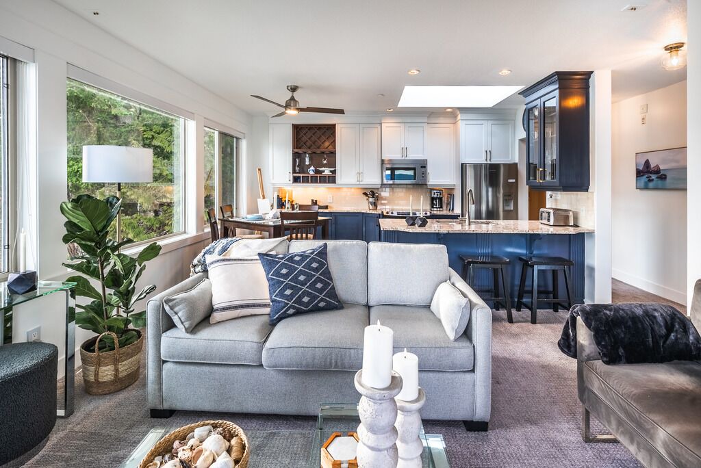Photo of Livingroom in North Oyster