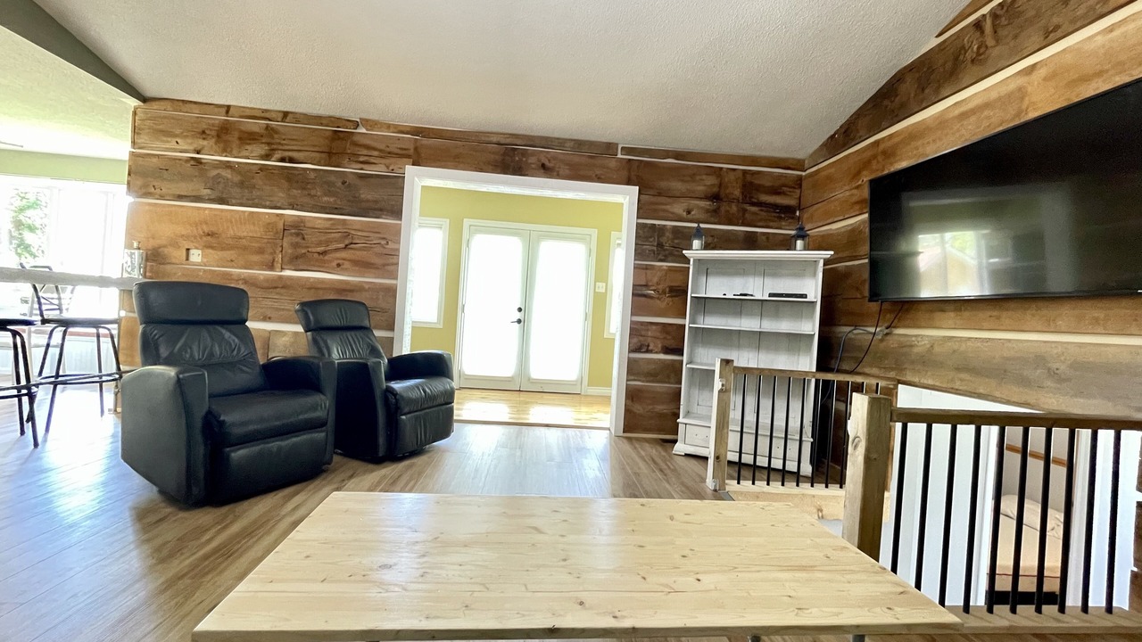 Photo of Livingroom in Campbellford