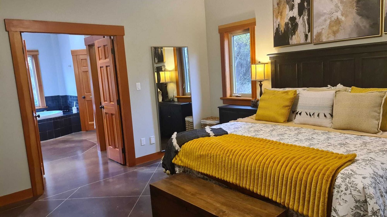 Photo of Bedroom in Central Saanich