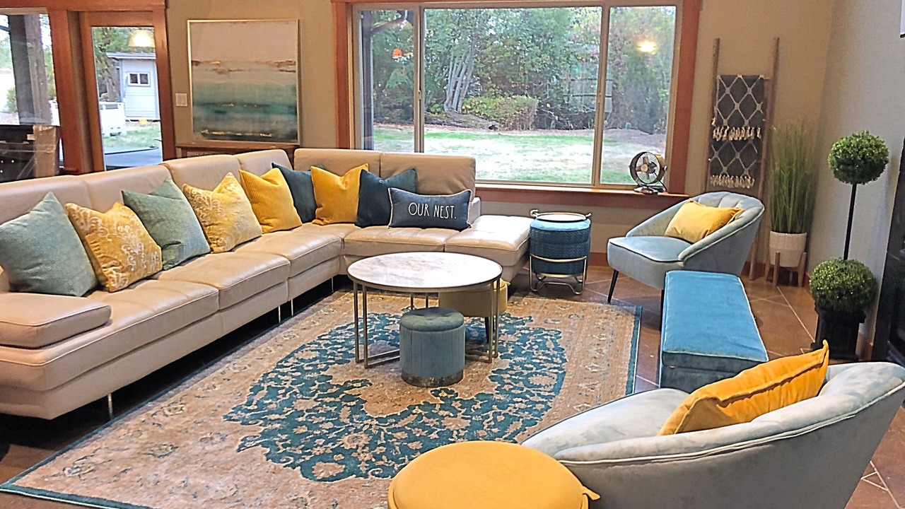 Photo of Livingroom in Central Saanich