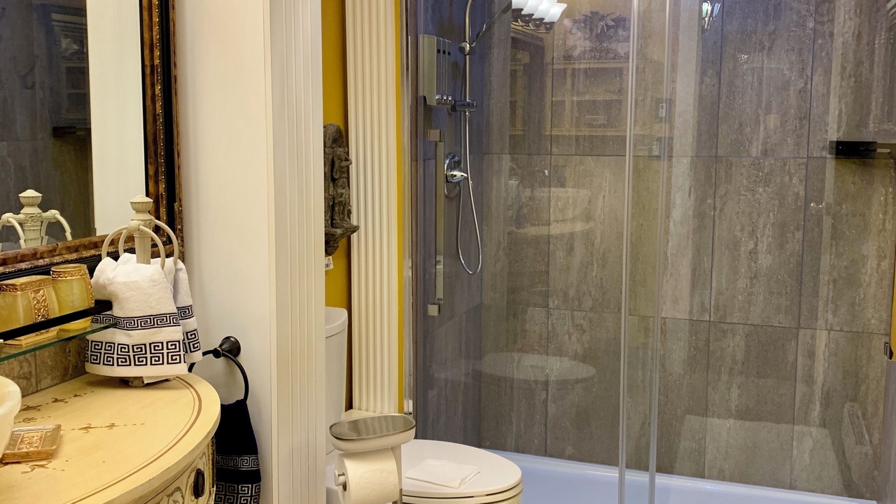 Photo of Bathroom in Courtenay