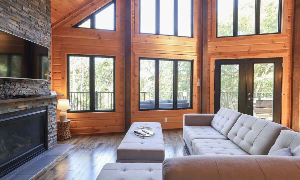 Photo of Livingroom in Sainte-Marguerite-du-Lac-Masson