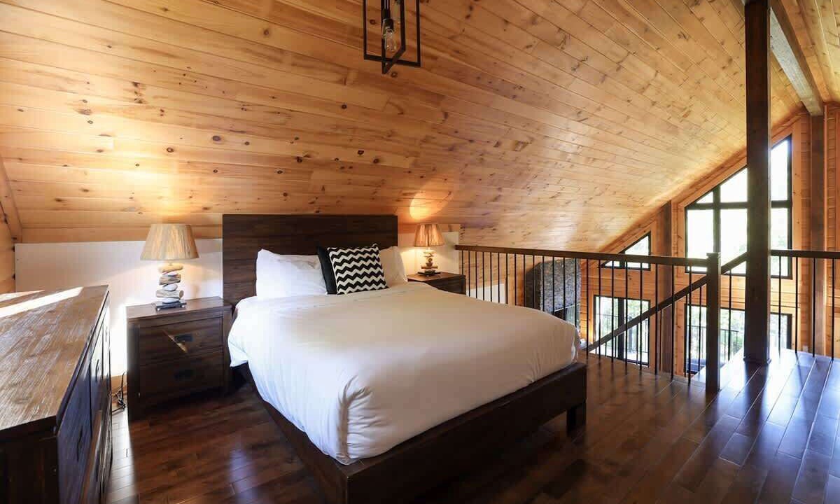 Photo of Bedroom in Sainte-Marguerite-du-Lac-Masson
