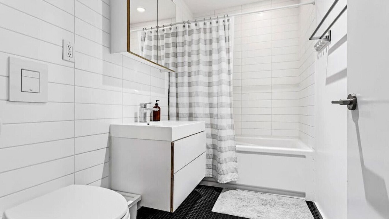 Photo of Bathroom in Chinatown