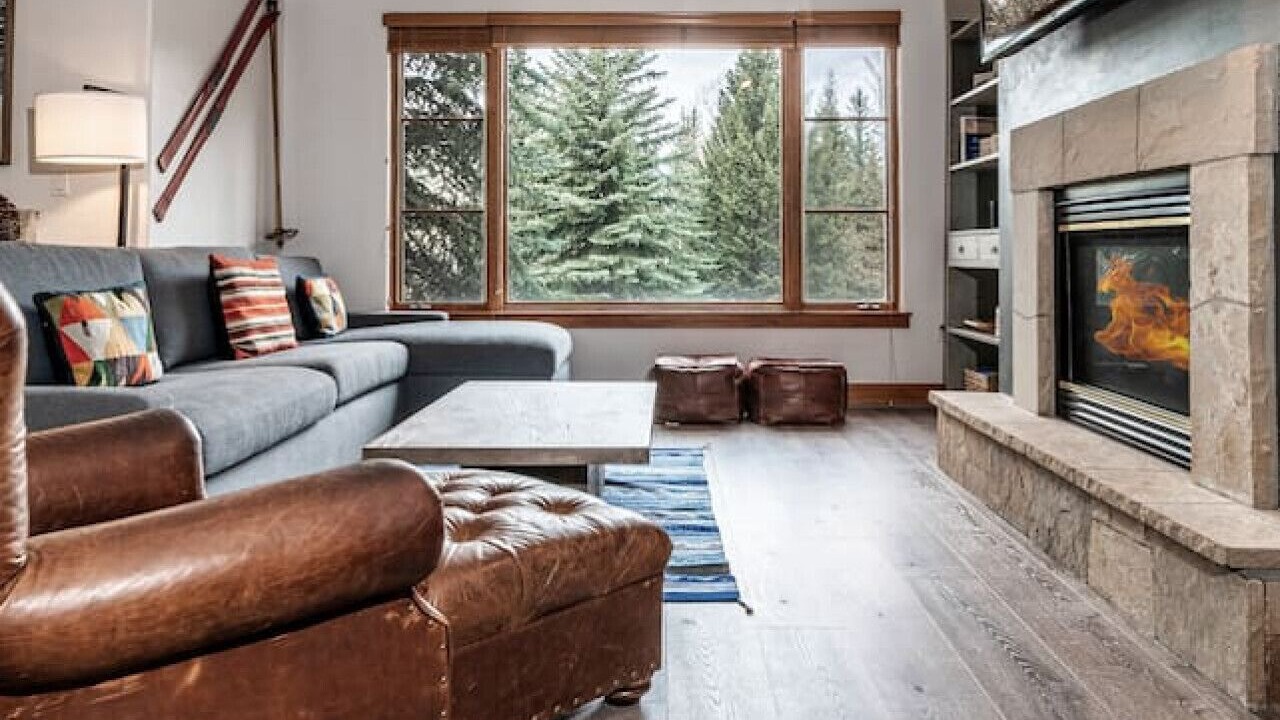 Photo of Livingroom in Edwards