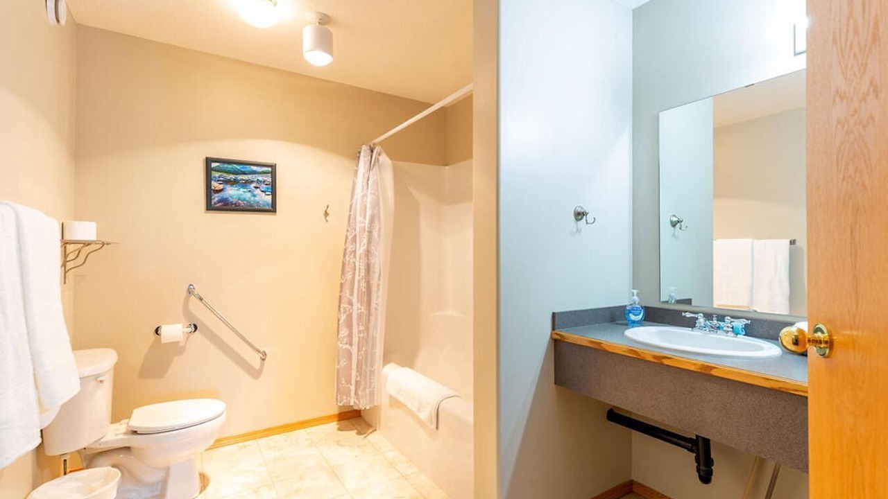 Photo of Bathroom in Division No. 3
