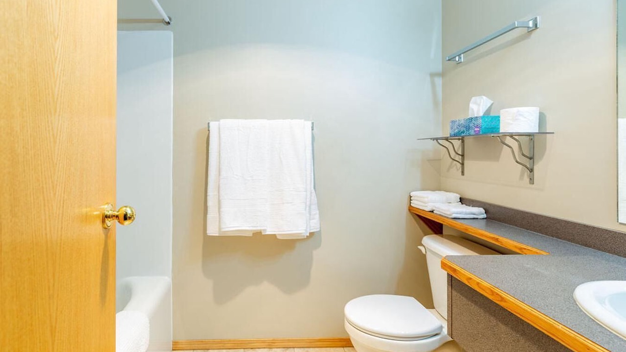 Photo of Bathroom in Division No. 3