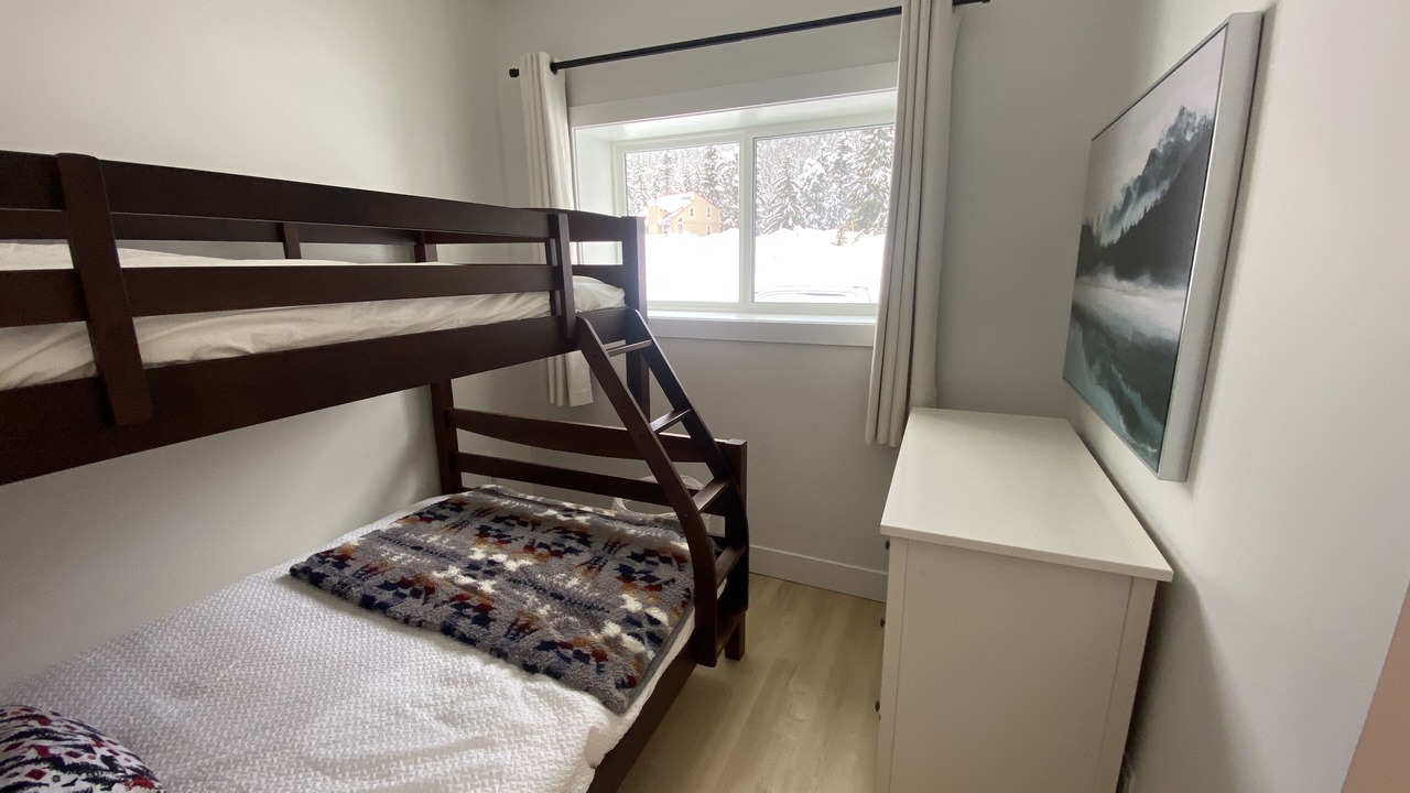 Photo of Bedroom in Hemlock Valley