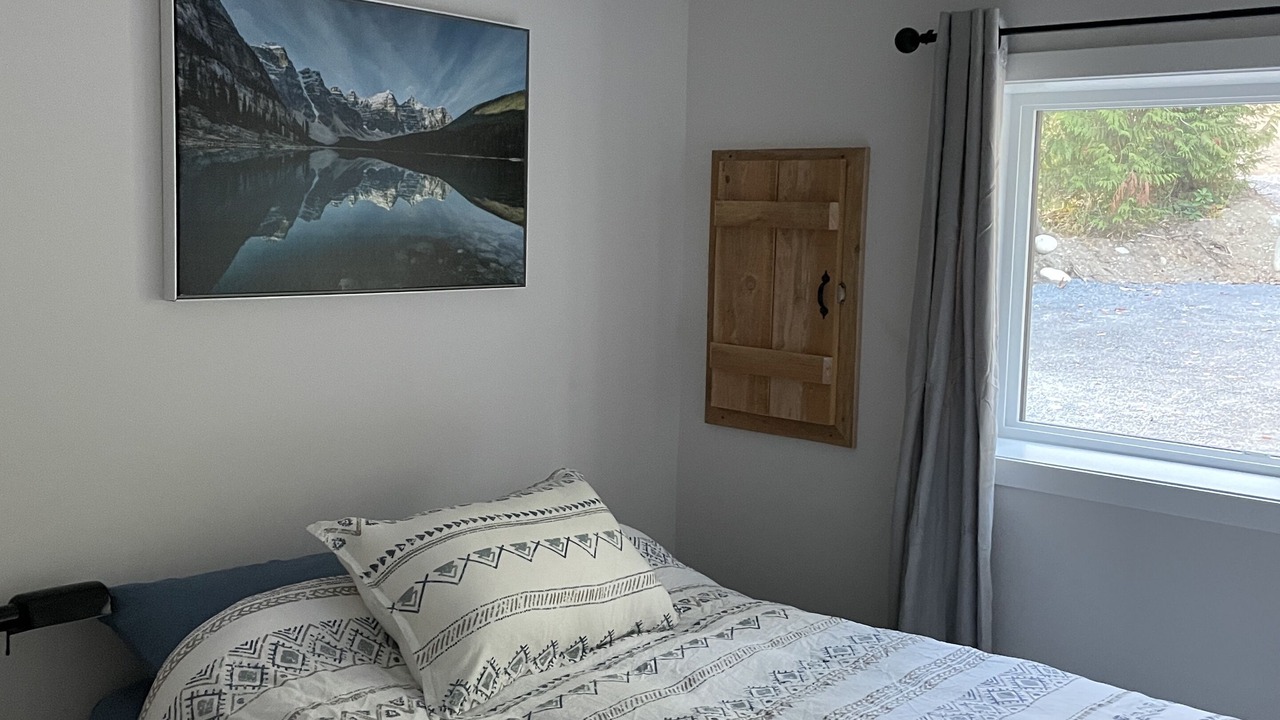 Photo of Bedroom in Mill Bay