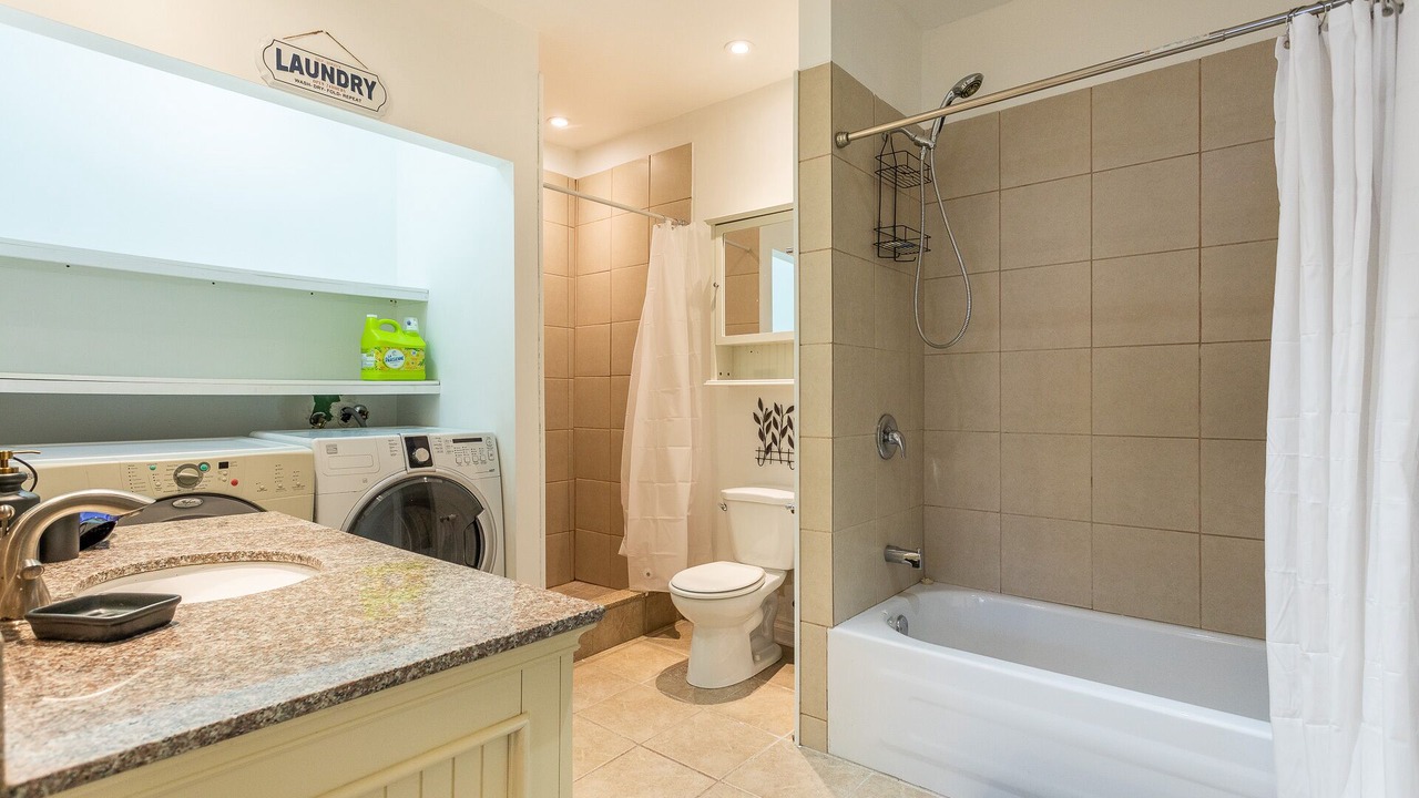 Photo of Bathroom in Pointe-Saint-Charles