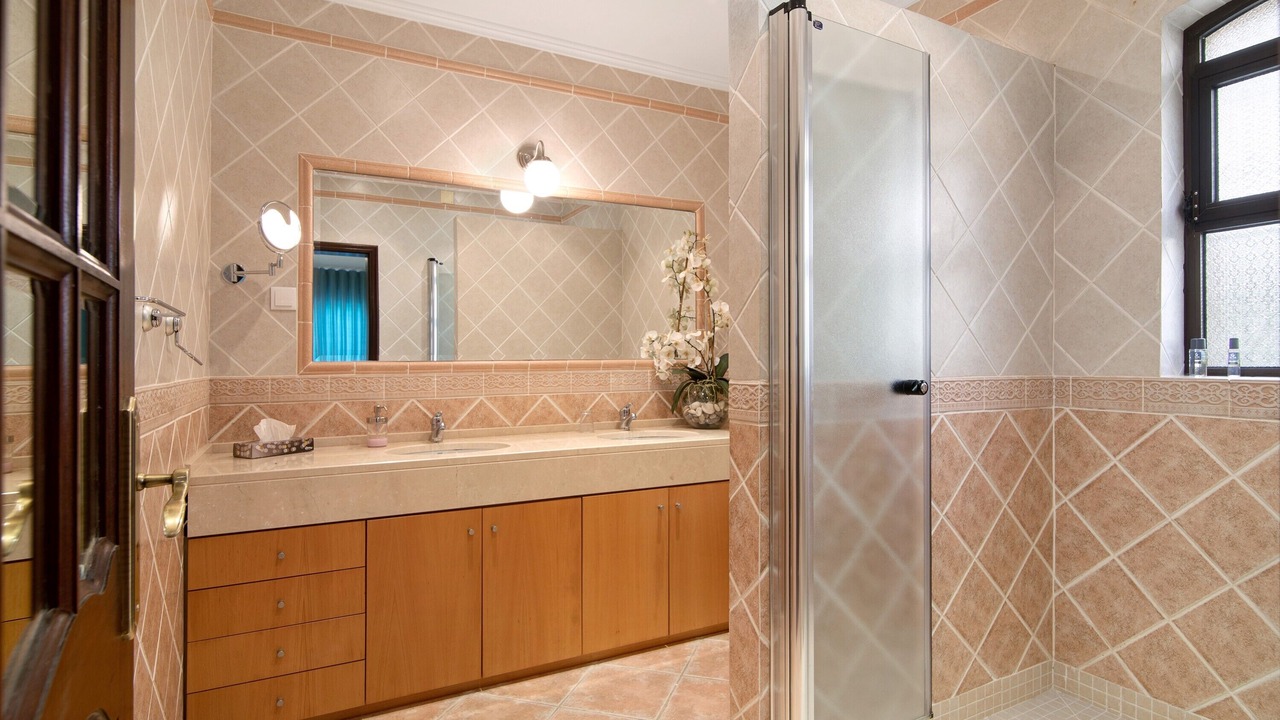 Photo of Bathroom in Quarteira