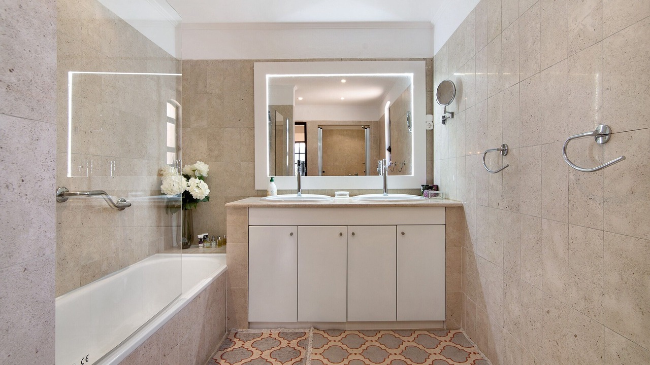 Photo of Bathroom in Quarteira