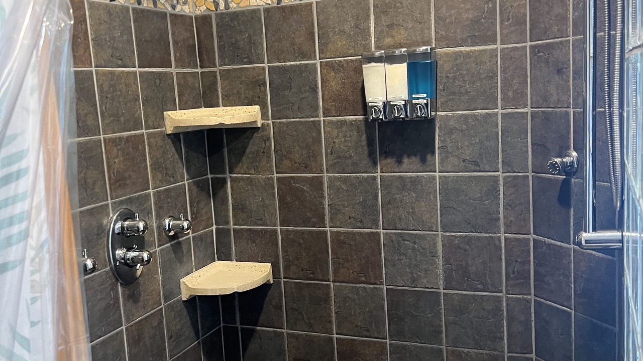 Photo of Bathroom in Chute-Saint-Philippe