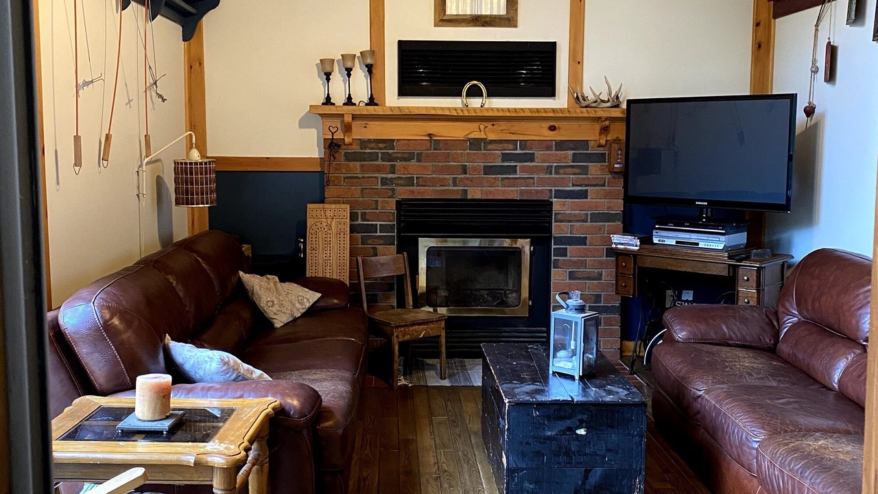 Photo of Livingroom in McKellar