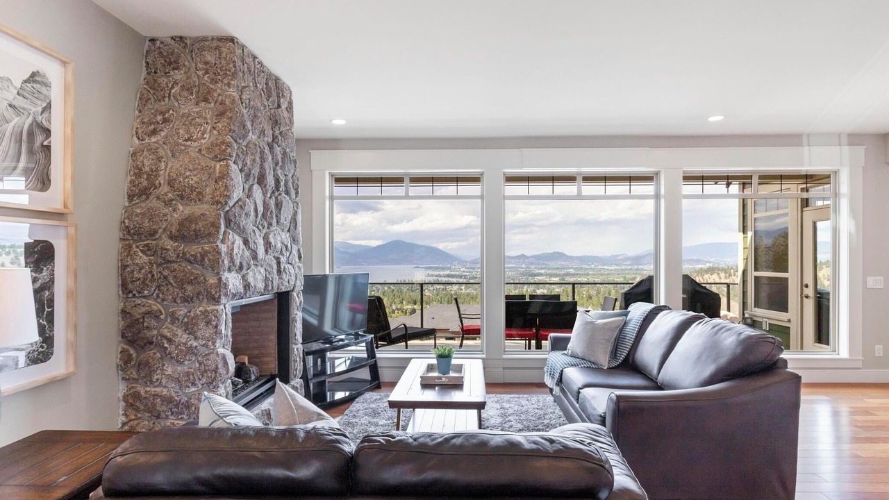 Photo of Livingroom in West Kelowna Estates