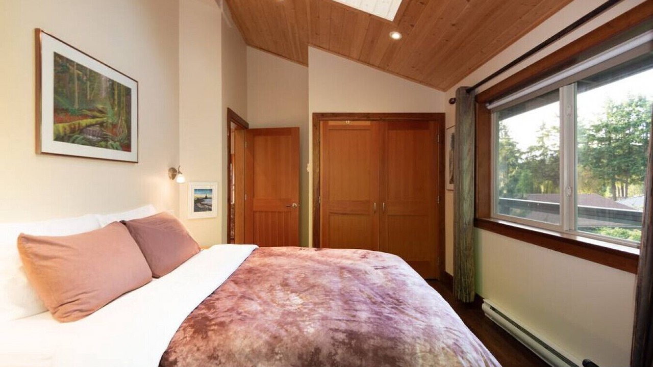 Photo of Bedroom in Bowen Island