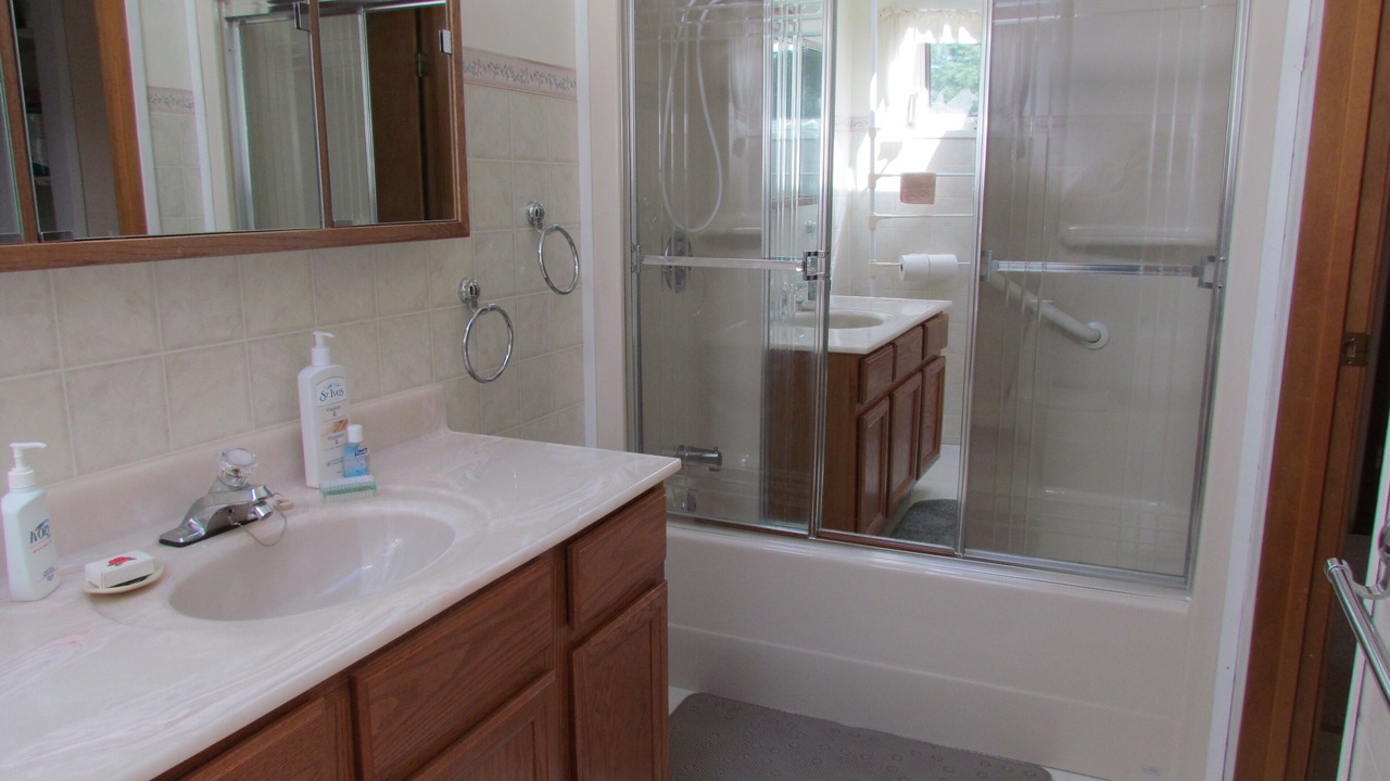 Photo of Bathroom in Maple Bay