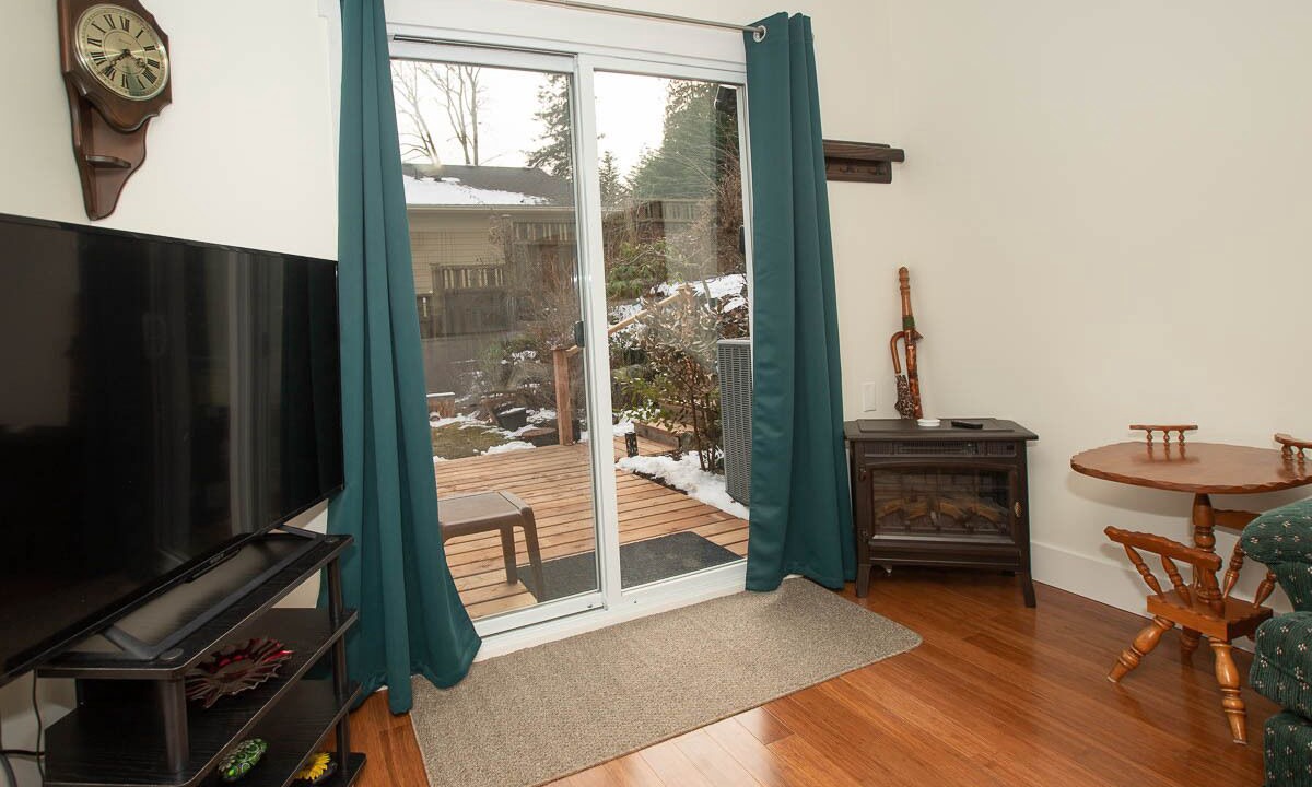 Photo of Livingroom in North Cowichan