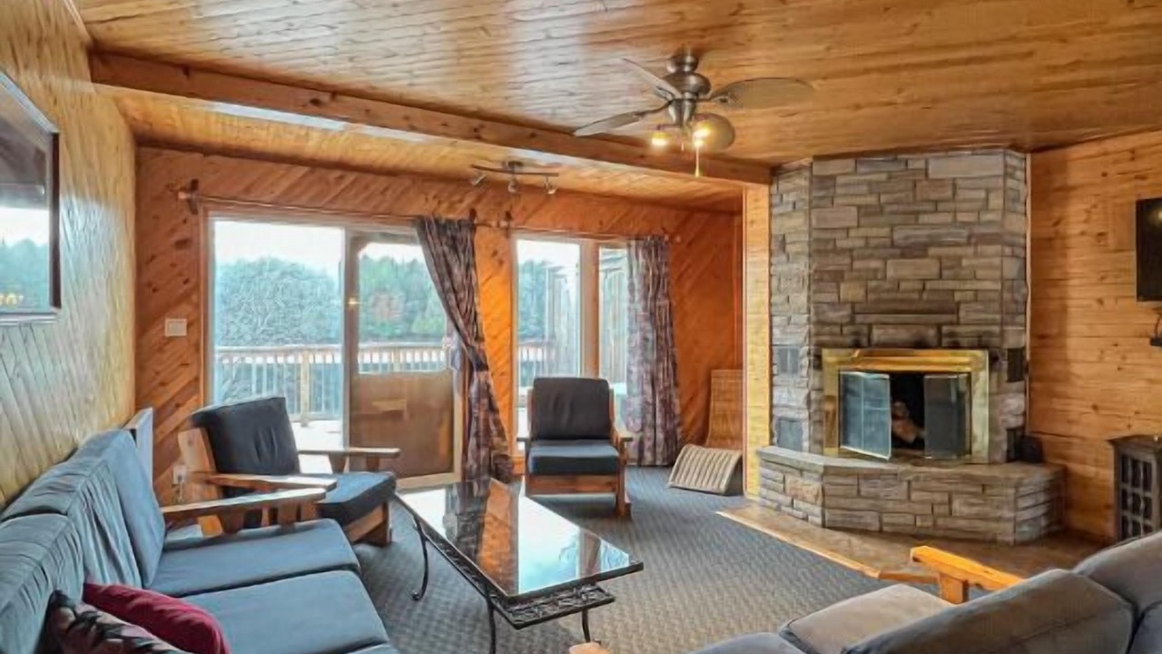 Photo of Livingroom in Magnetawan