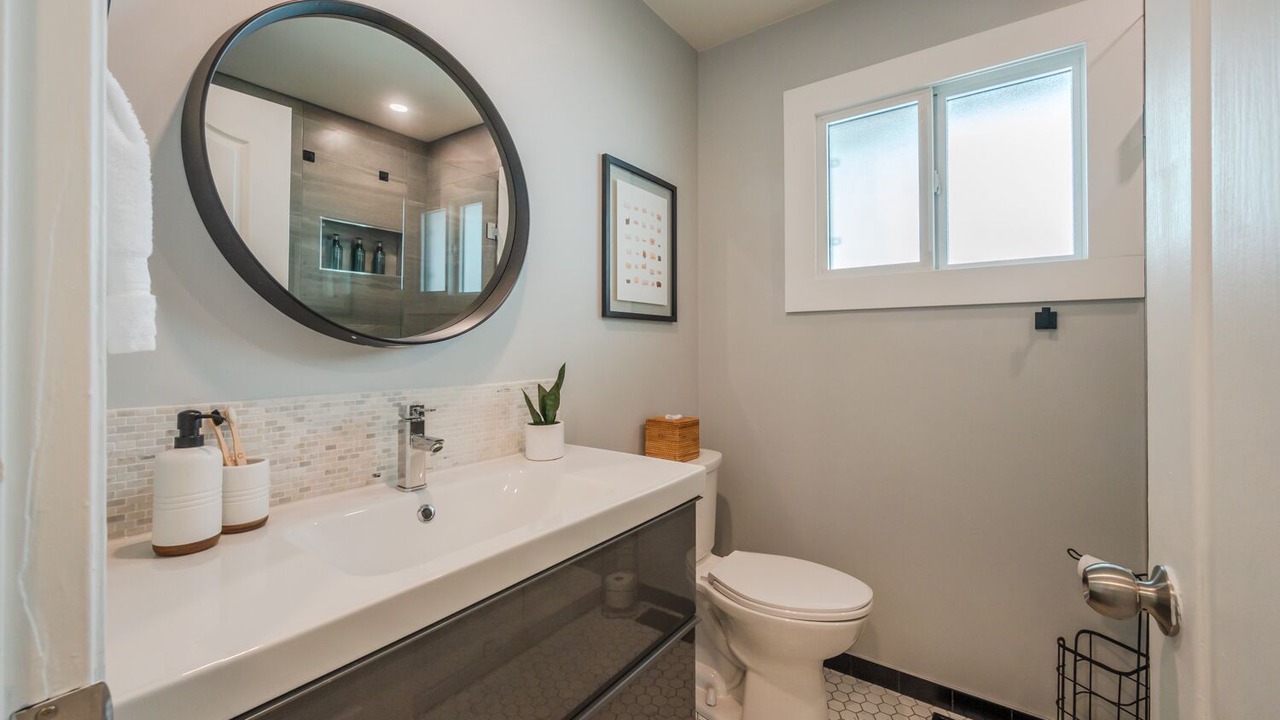 Photo of Bathroom in Okanagan-Similkameen
