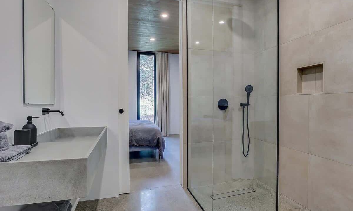 Photo of Bathroom in Stanstead Township