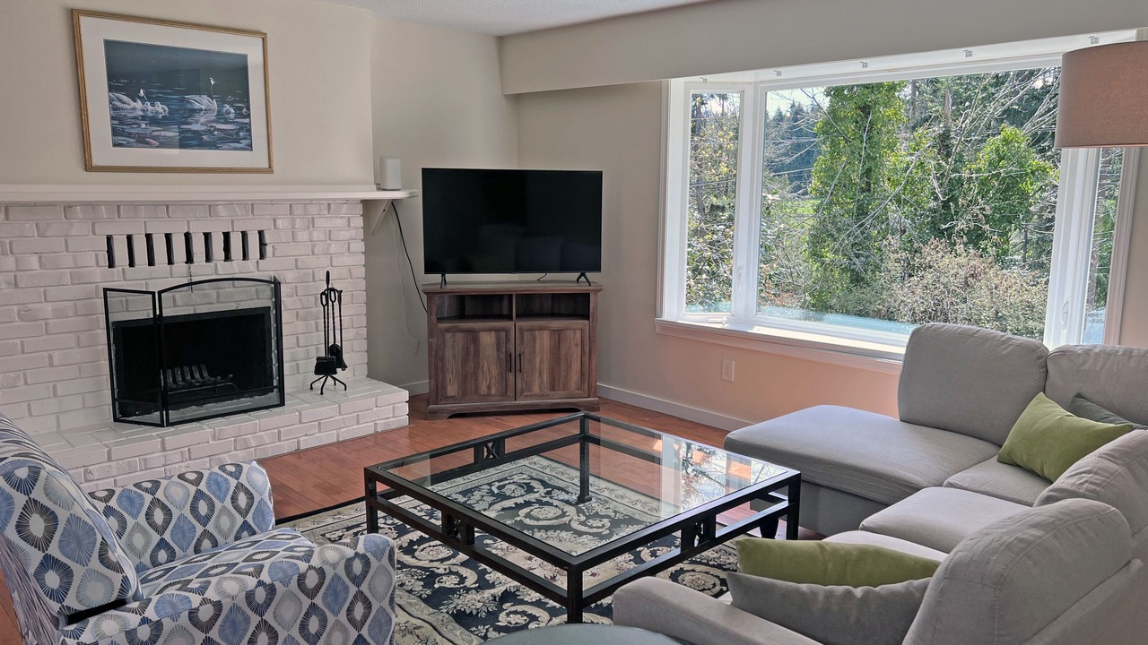Photo of Livingroom in Mill Bay