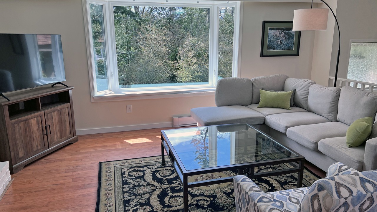 Photo of Livingroom in Mill Bay