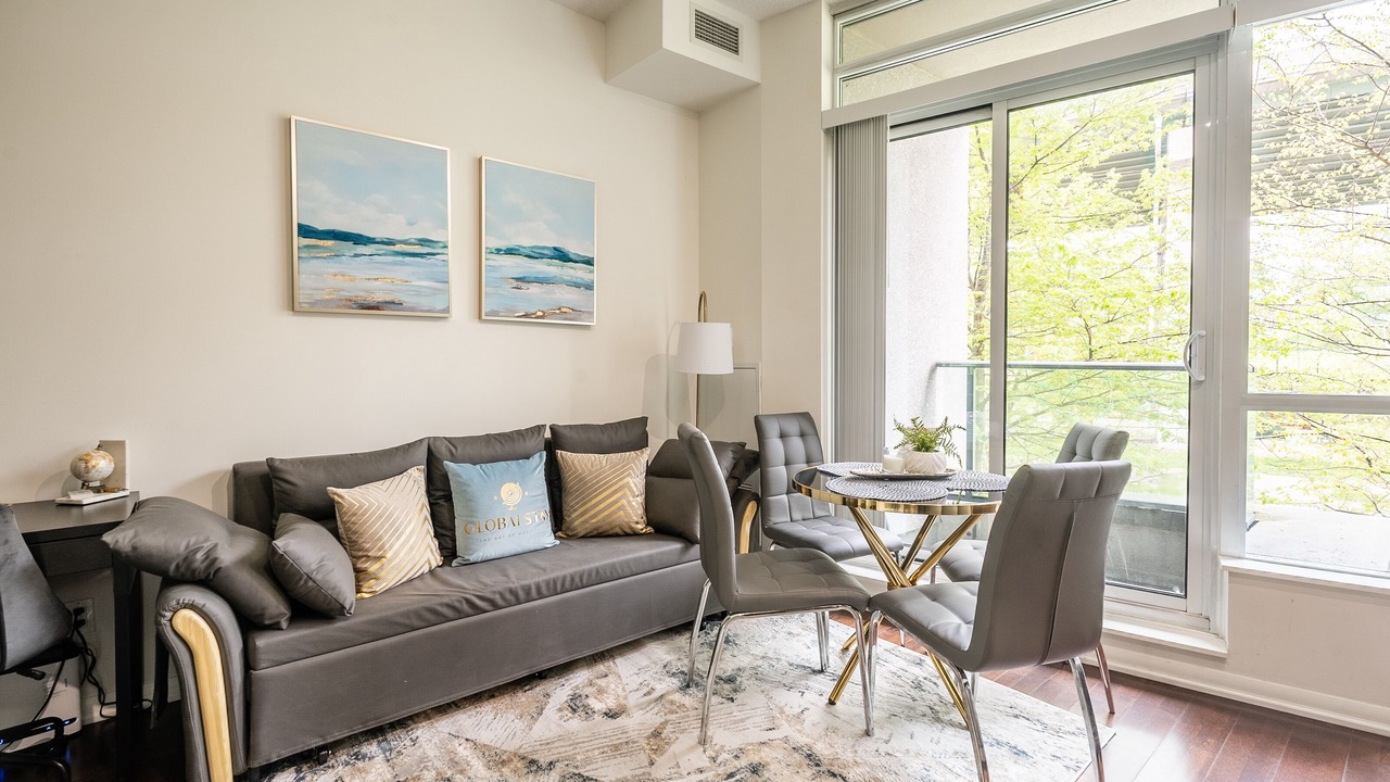 Photo of Livingroom in Fort York