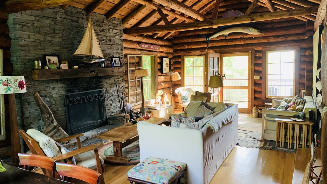 Photo of Livingroom in Bracebridge