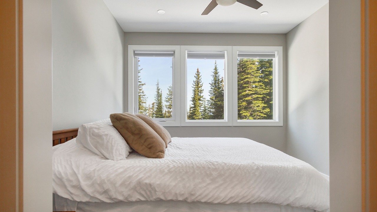 Photo of Bedroom in Silver Star Mountain