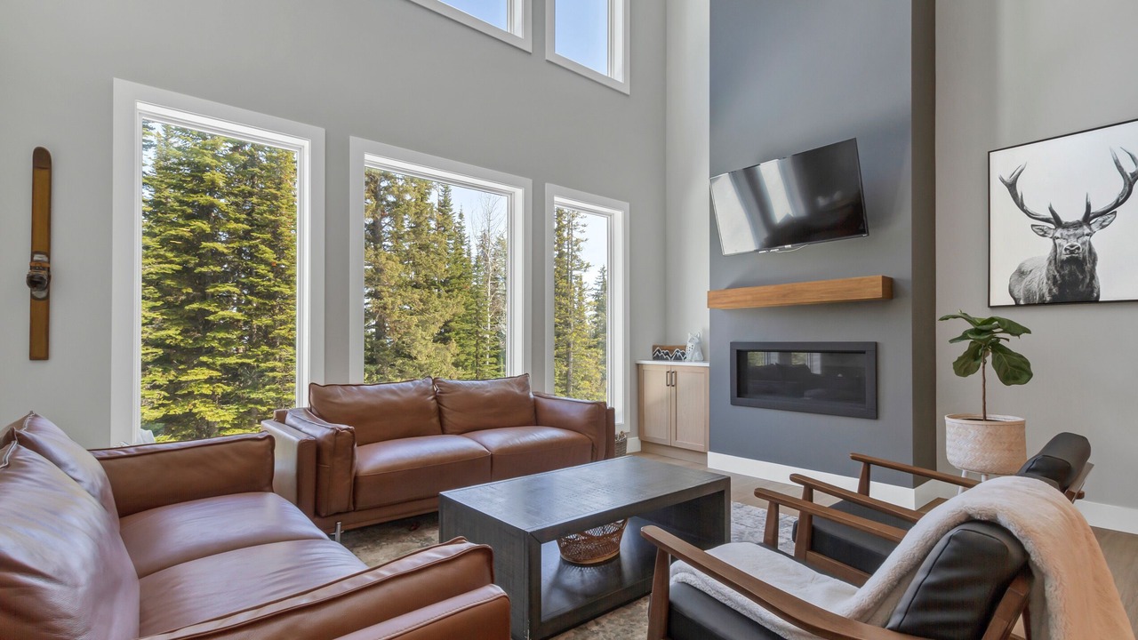 Photo of Livingroom in Silver Star Mountain