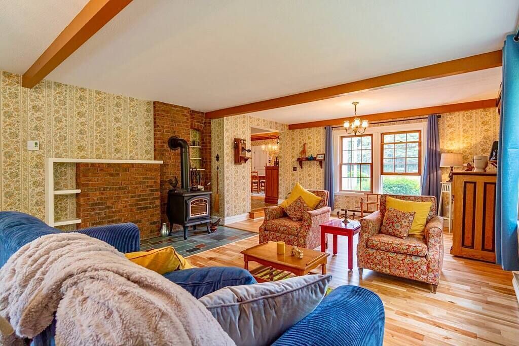 Photo of Livingroom in Weedon