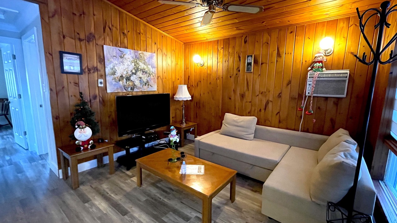 Photo of Livingroom in Washago