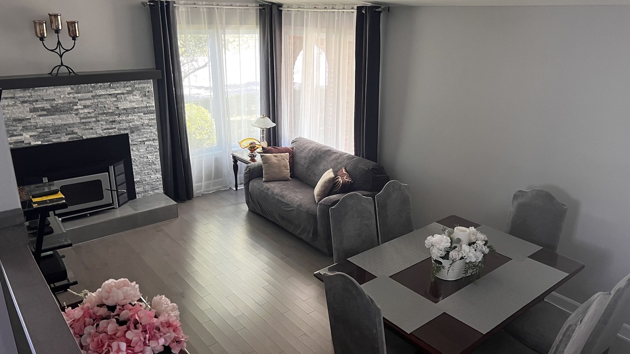 Photo of Livingroom in Brossard