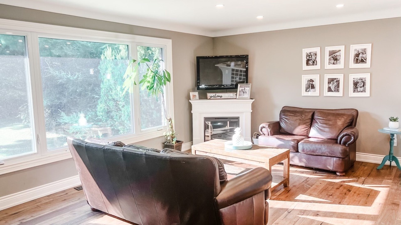 Photo of Livingroom in Pelham