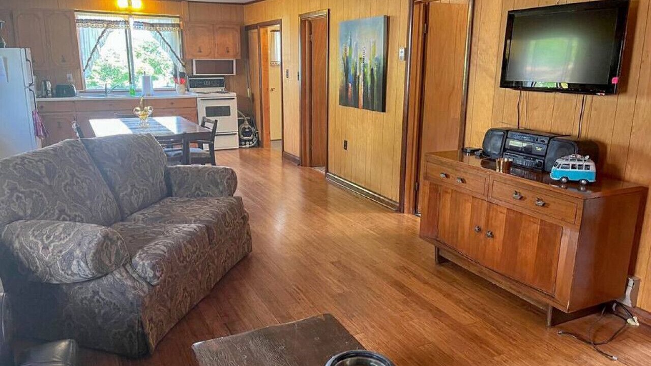 Photo of Livingroom in Port McNicoll