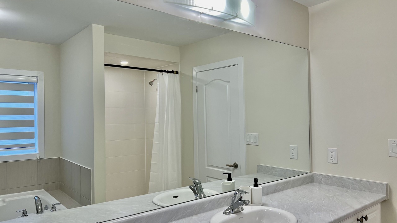 Photo of Bathroom in Caledonia
