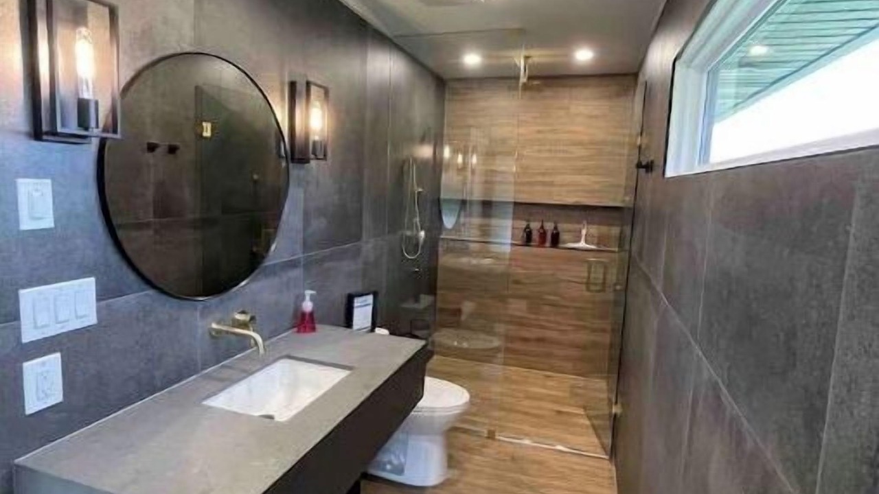 Photo of Bathroom in Jordan Station