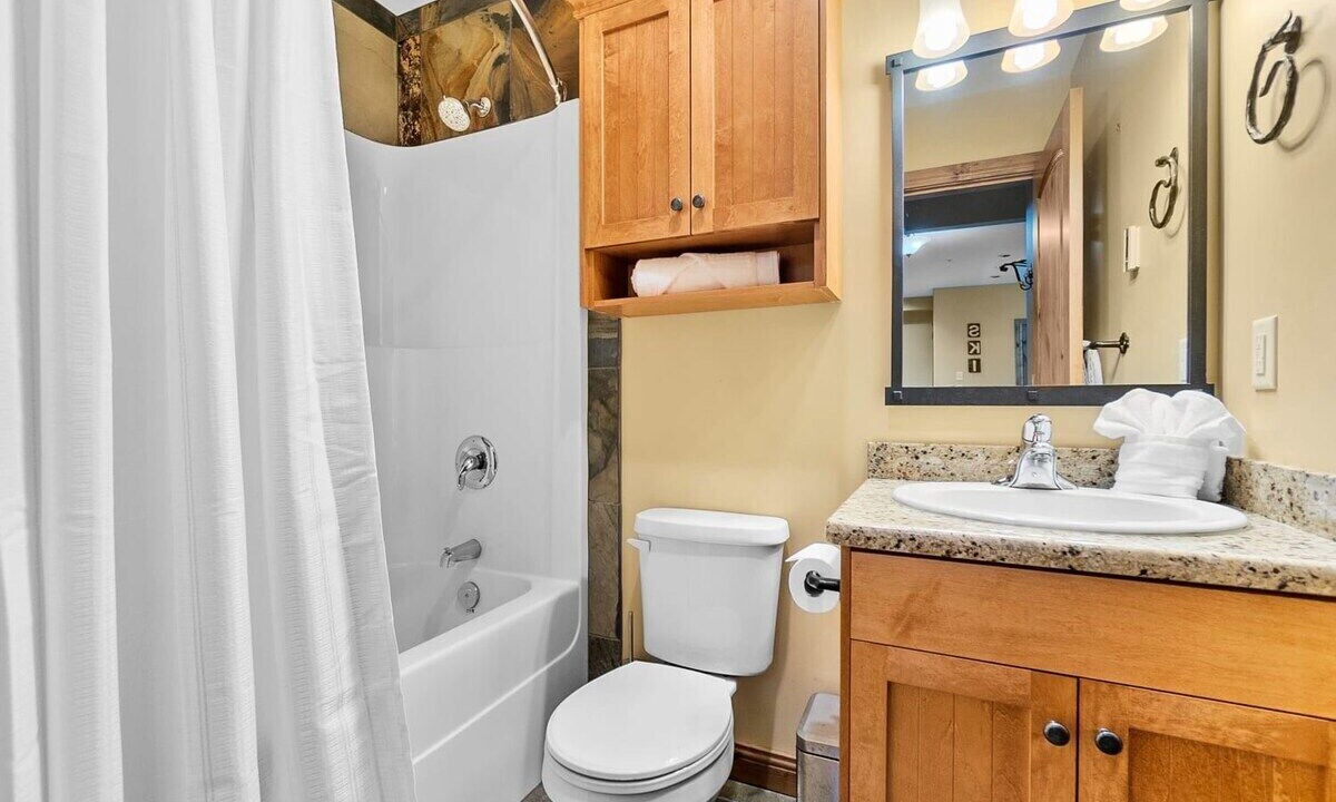 Photo of Bathroom in Big White Ski Resort