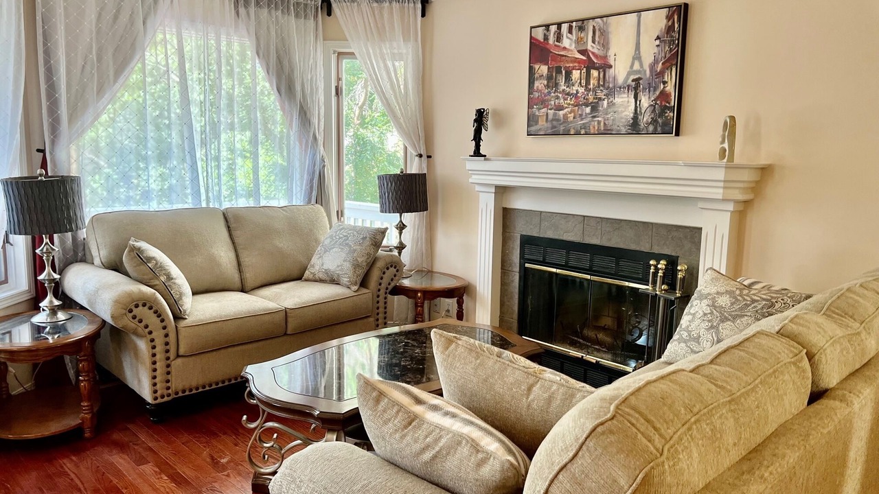 Photo of Livingroom in Crescent Heights