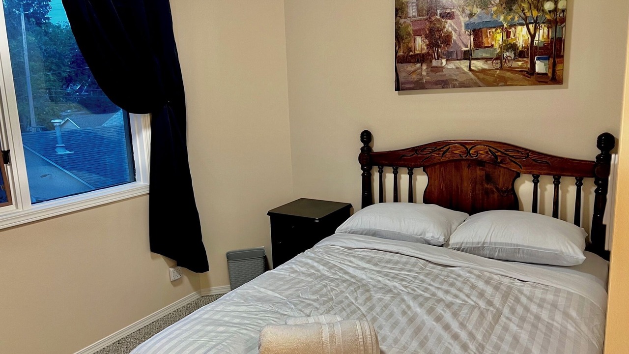 Photo of Bedroom in Crescent Heights
